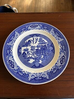 Beautiful Willow Ware 10” dinner plate. Complete a set or use on a plate wall
